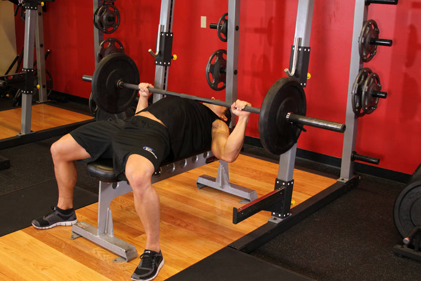 Alternative demonstration of Barbell Bench Press - Medium Grip exercise