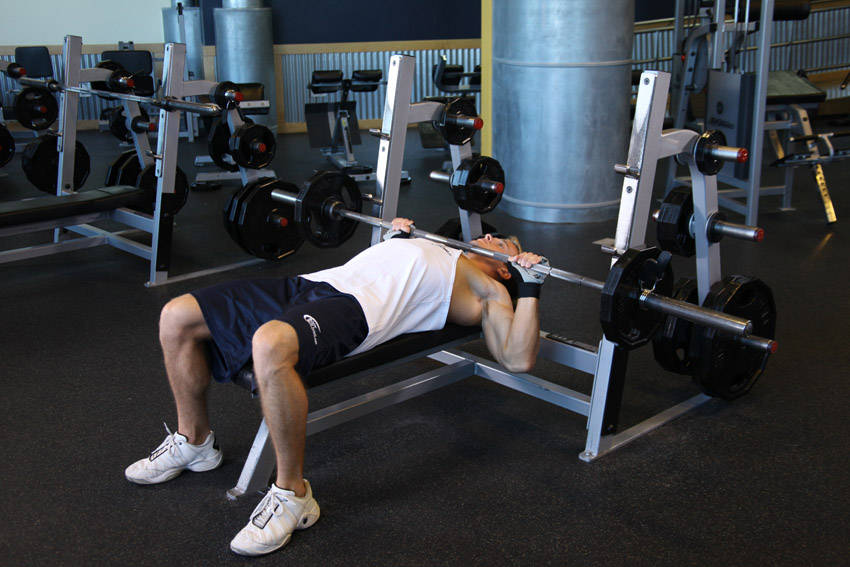 Alternative demonstration of Barbell Guillotine Bench Press exercise