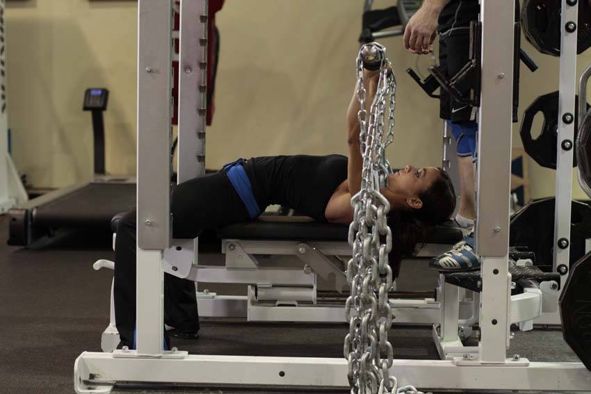 Alternative demonstration of Bench Press with Chains exercise