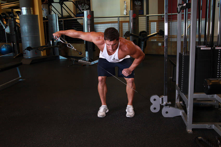 Alternative demonstration of Bent Over Low-Pulley Side Lateral exercise