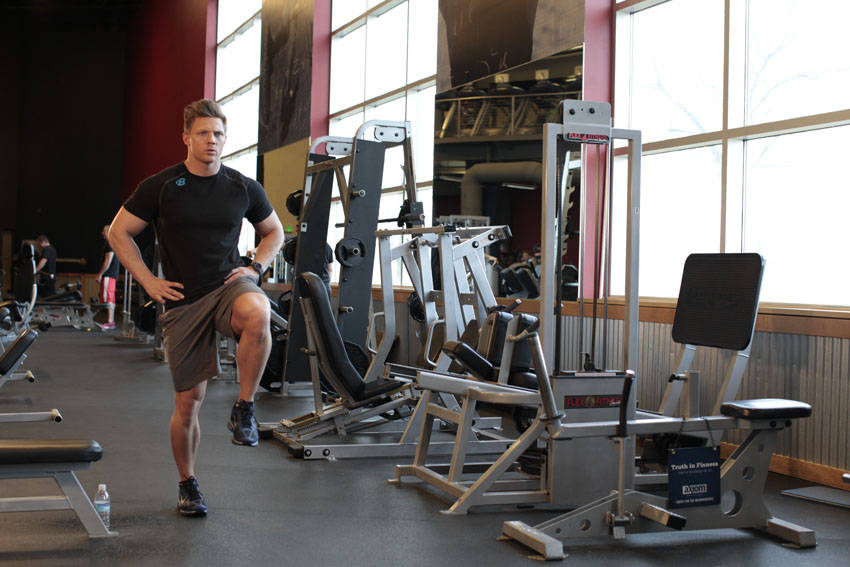 Demonstration of Bodyweight Walking Lunge exercise showing proper form and technique