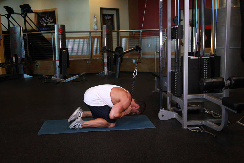 Alternative demonstration of Cable Crunch exercise