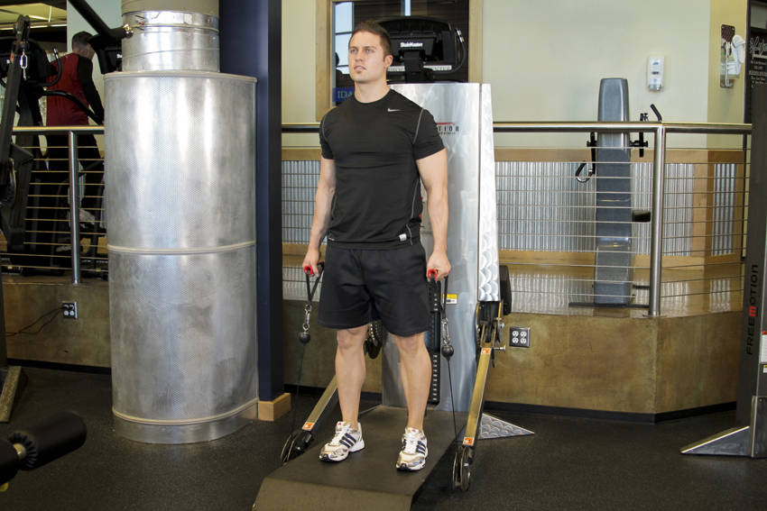 Alternative demonstration of Cable Deadlifts exercise