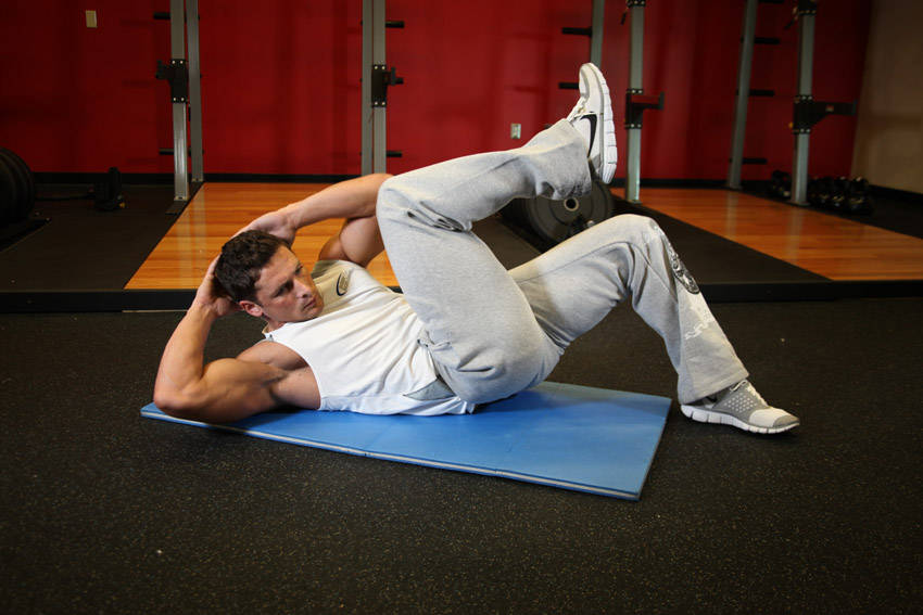 Alternative demonstration of Cross-Body Crunch exercise
