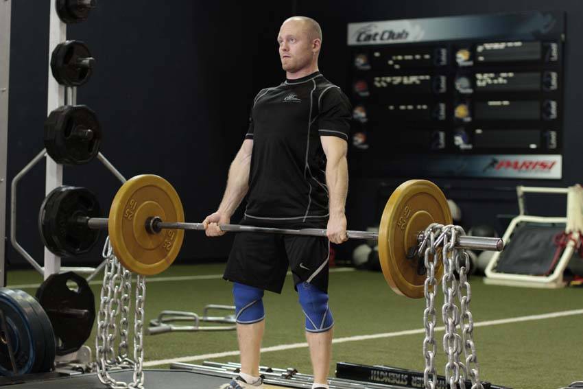 Alternative demonstration of Deadlift with Chains exercise