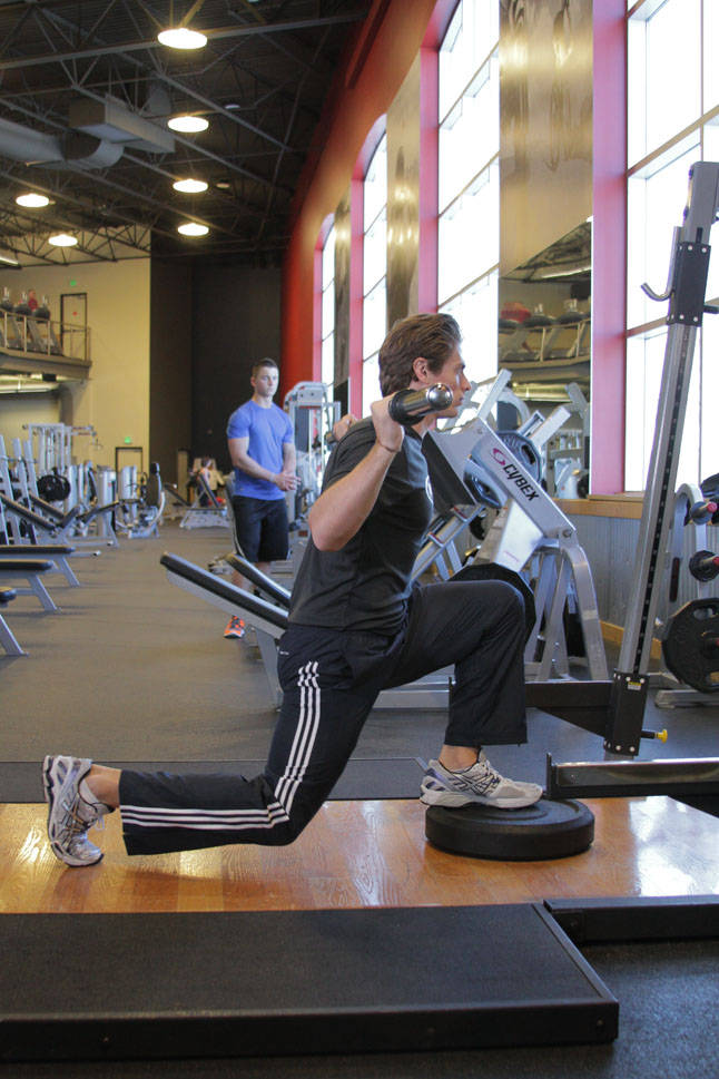 Alternative demonstration of Elevated Back Lunge exercise