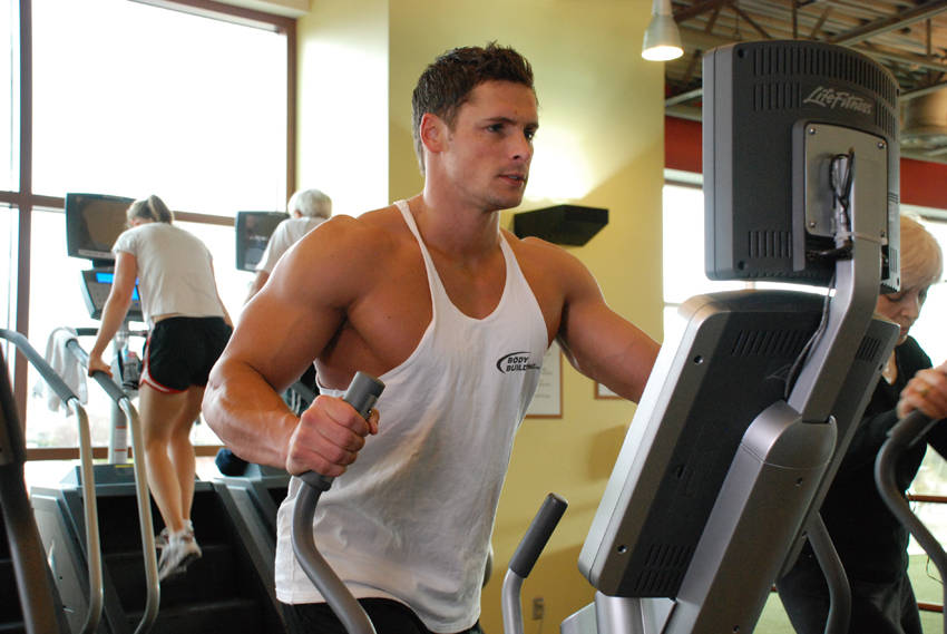 Alternative demonstration of Elliptical Trainer exercise