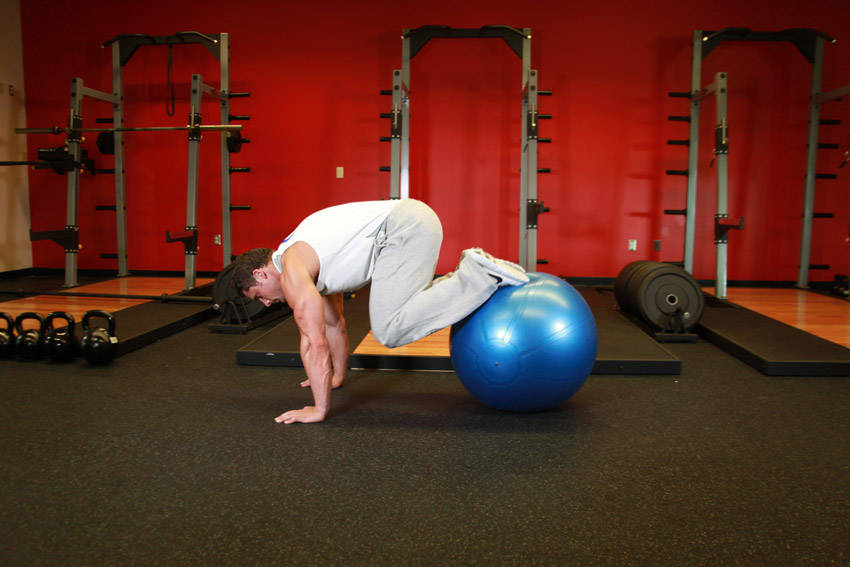 Alternative demonstration of Exercise Ball Pull-In exercise