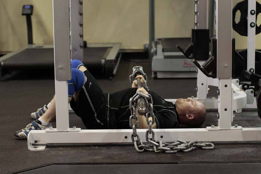 Alternative demonstration of Floor Press with Chains exercise