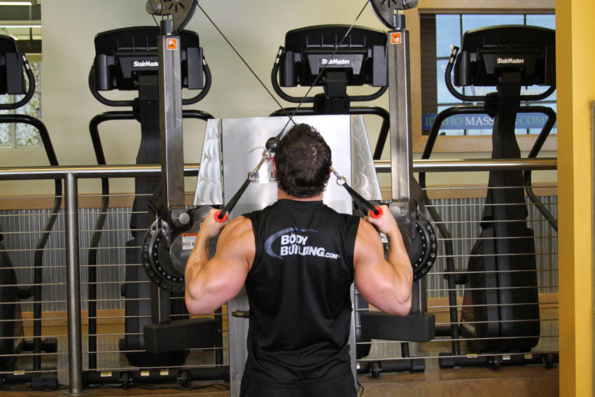 Alternative demonstration of Full Range-Of-Motion Lat Pulldown exercise