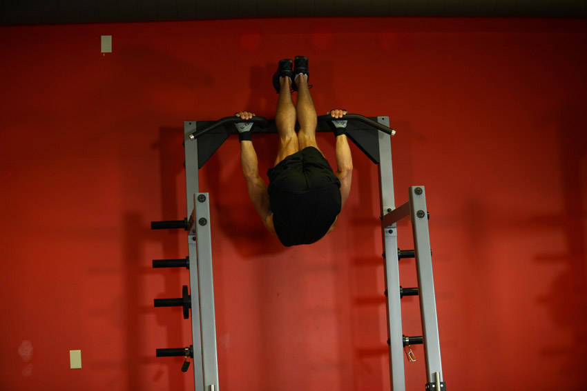 Alternative demonstration of Hanging Pike exercise