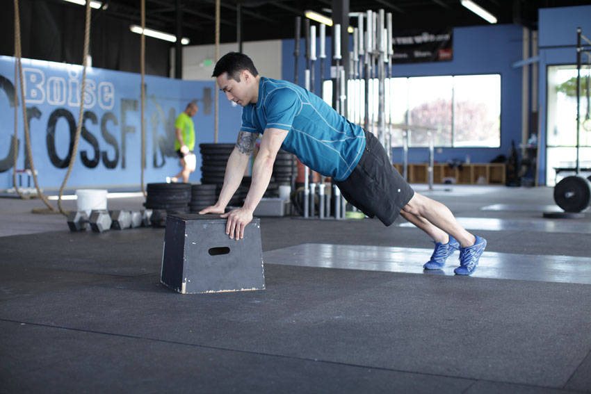 Alternative demonstration of Incline Push-Up exercise