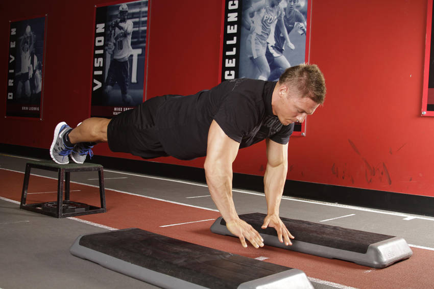 Alternative demonstration of Incline Push-Up Depth Jump exercise