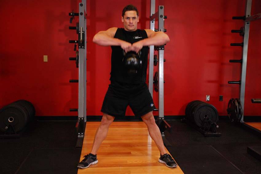 Alternative demonstration of Kettlebell Sumo High Pull exercise