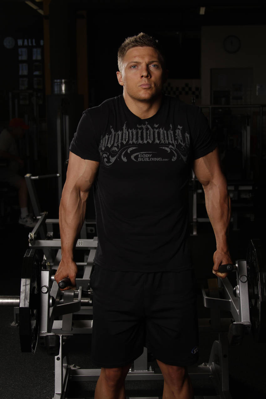 Alternative demonstration of Leverage Shrug exercise