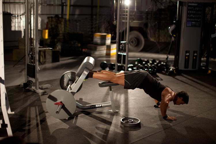 Alternative demonstration of Natural Glute Ham Raise exercise