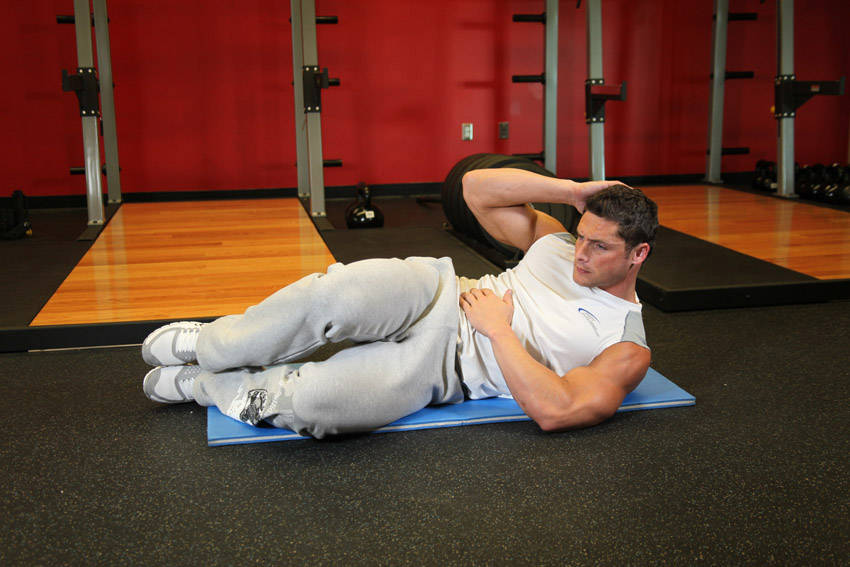 Alternative demonstration of Oblique Crunches - On The Floor exercise