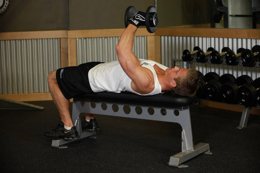 Alternative demonstration of One-Arm Flat Bench Dumbbell Flye exercise