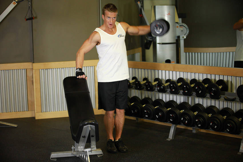 Alternative demonstration of One-Arm Side Laterals exercise