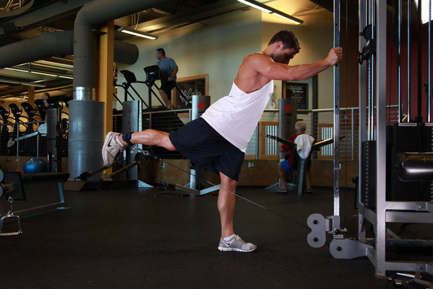 Alternative demonstration of One-Legged Cable Kickback exercise