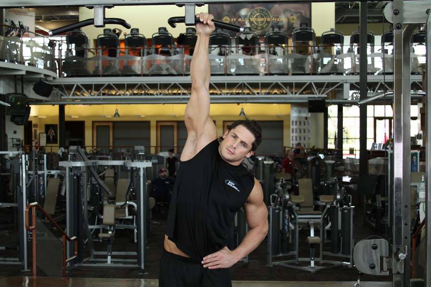 Alternative demonstration of One Handed Hang exercise