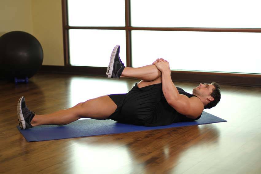 Alternative demonstration of One Knee To Chest exercise