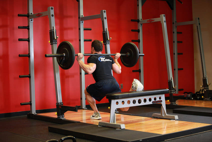 Alternative demonstration of One Leg Barbell Squat exercise