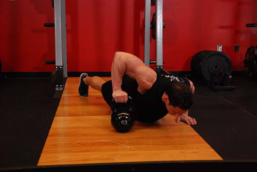 Alternative demonstration of Plyo Kettlebell Pushups exercise