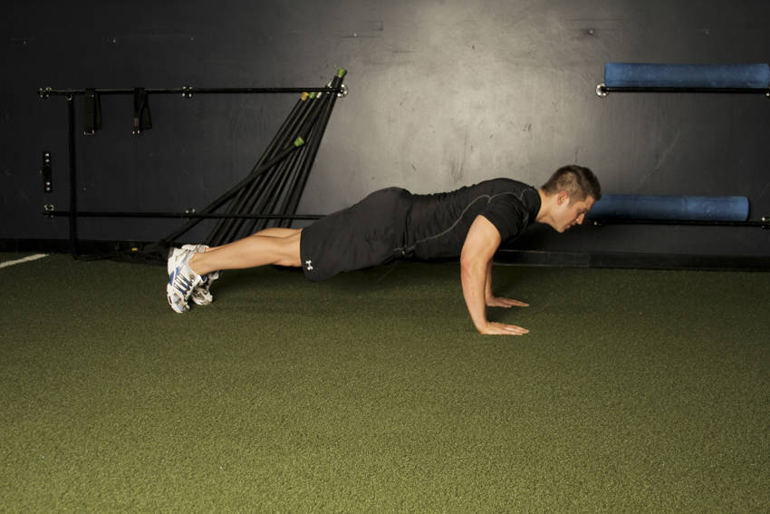 Alternative demonstration of Plyo Push-up exercise