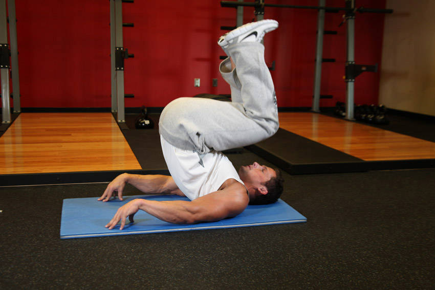 Alternative demonstration of Reverse Crunch exercise