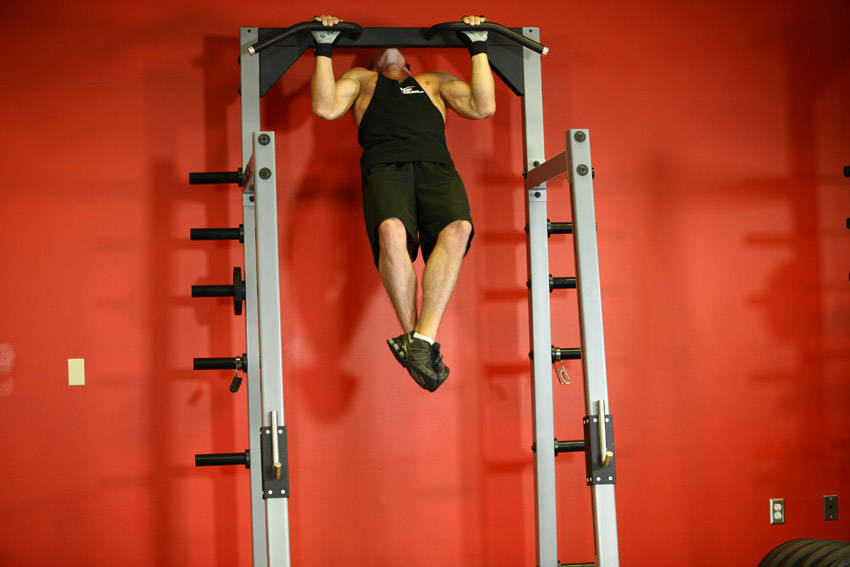 Alternative demonstration of Rocky Pull-Ups/Pulldowns exercise