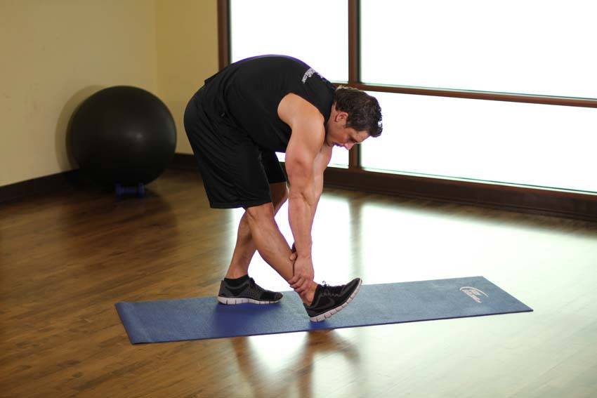 Alternative demonstration of Runner's Stretch exercise