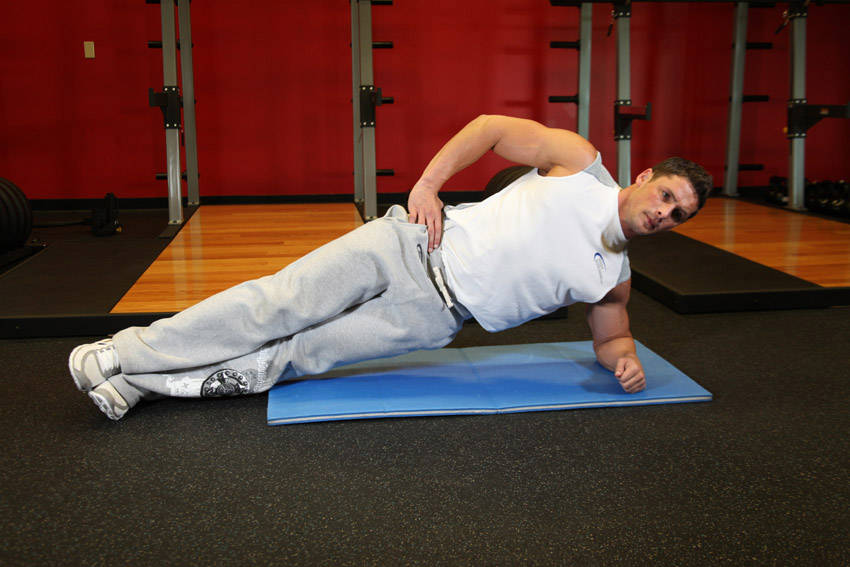 Alternative demonstration of Side Bridge exercise