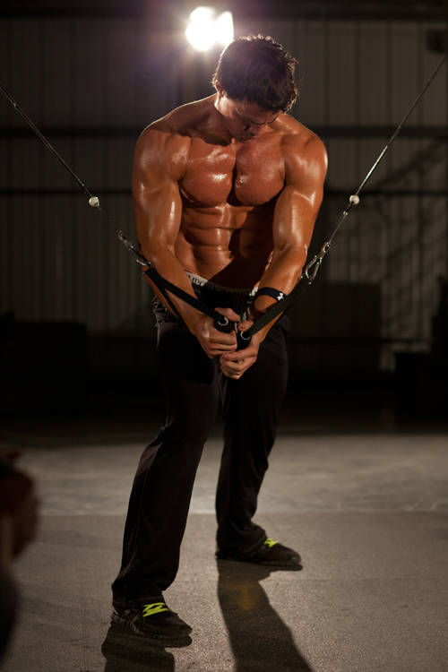 Alternative demonstration of Single-Arm Cable Crossover exercise
