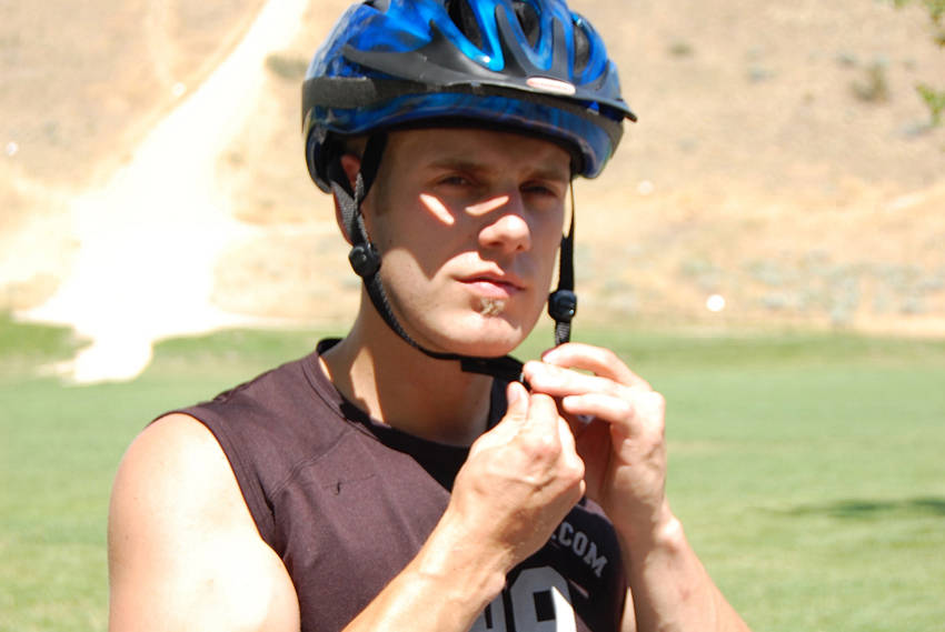 Demonstration of Skating exercise showing proper form and technique