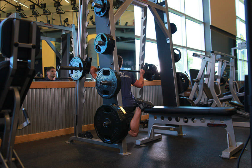 Alternative demonstration of Smith Single-Leg Split Squat exercise