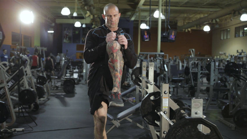 Alternative demonstration of Step-up with Knee Raise exercise