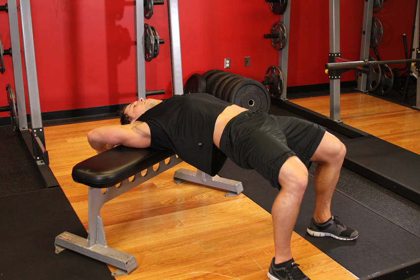 Alternative demonstration of Straight-Arm Dumbbell Pullover exercise
