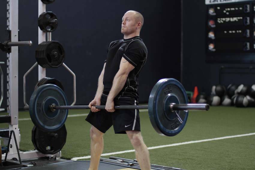 Alternative demonstration of Sumo Deadlift exercise