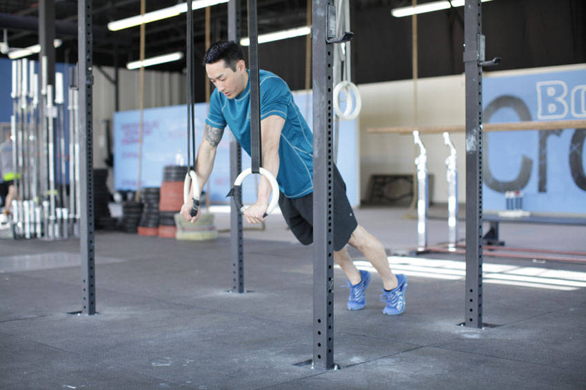 Alternative demonstration of Suspended Push-Up exercise
