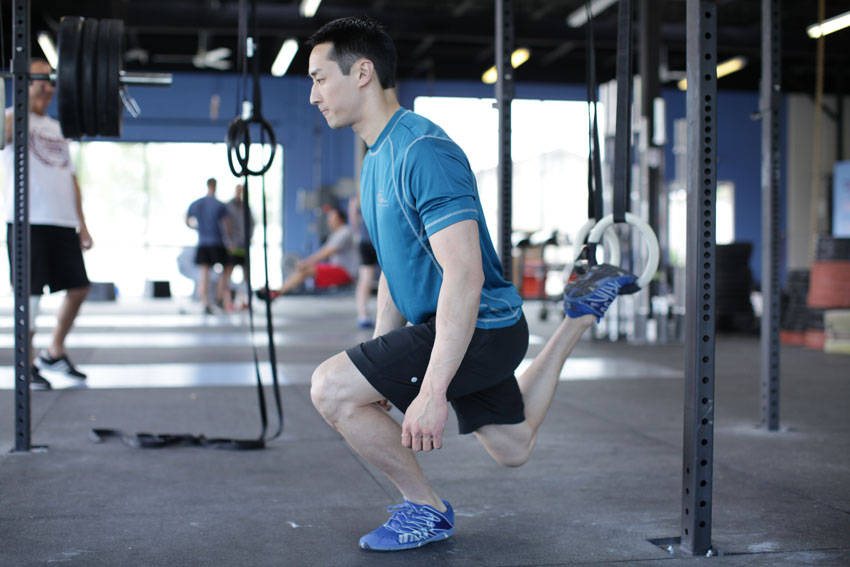 Alternative demonstration of Suspended Split Squat exercise