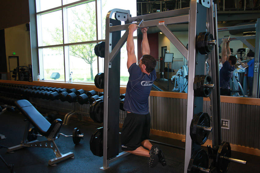 Alternative demonstration of V-Bar Pullup exercise