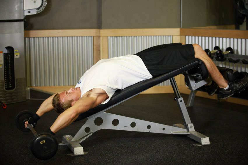 Alternative demonstration of Wide-Grip Decline Barbell Pullover exercise