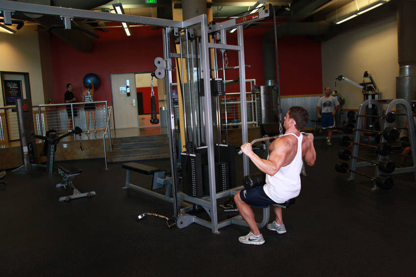Alternative demonstration of Wide-Grip Lat Pulldown exercise