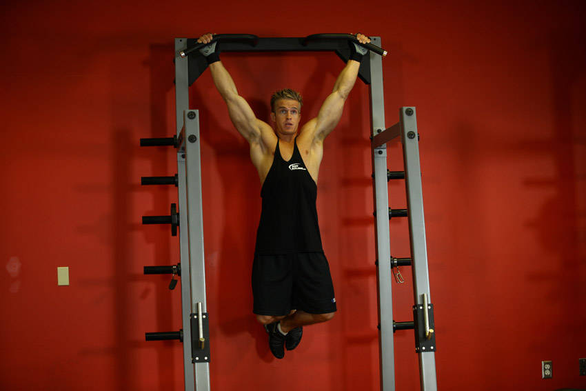 Alternative demonstration of Wide-Grip Rear Pull-Up exercise